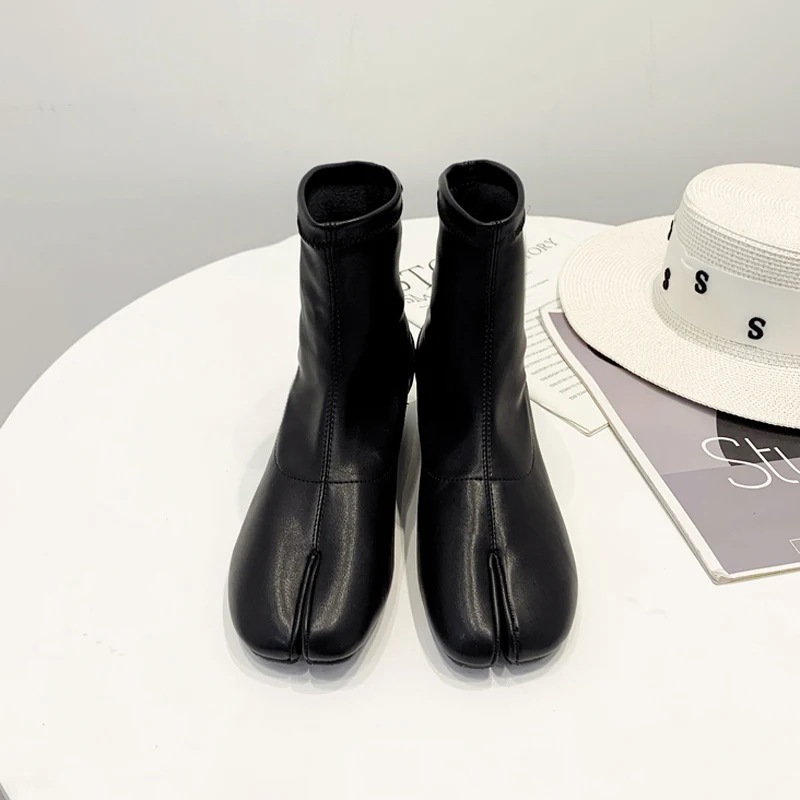 MONMOIRA разделены носок женские ботильоны с круглым носком стрейч PU сапоги Для