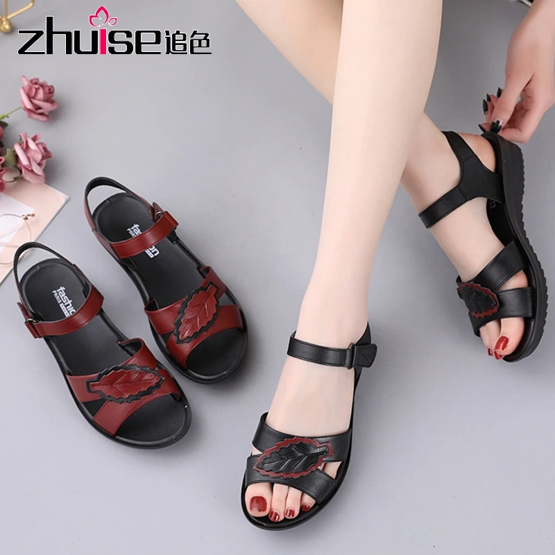 Новинка летние сандалии для мам женская кожаная обувь на мягкой подошве плоской