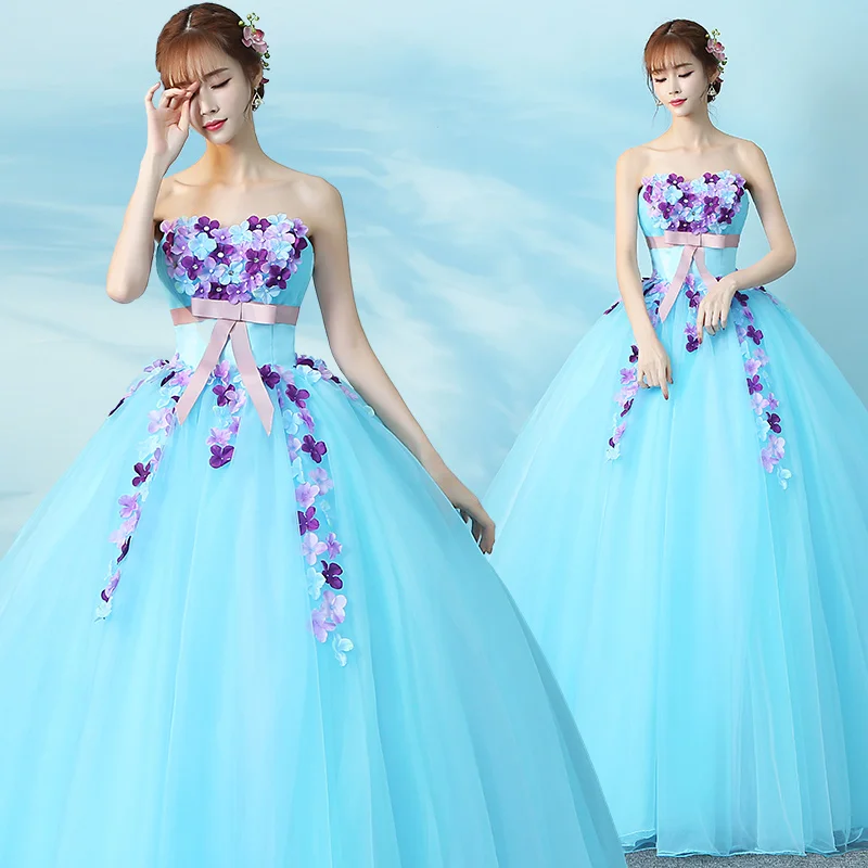 Женское вечернее платье без бретелек длинное небесно голубого цвета с кружевной