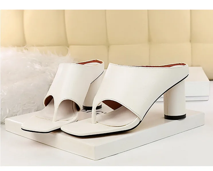 

Hollow Flip-flops Square Toe Women's Slippers, European and British Style High-heeled Thick-heeled Women's Sandals and Slippers