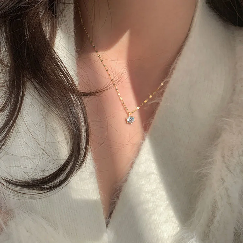 

Fashion Simple Single Round Zircon Necklace Silver Gold Shiny Pendant Clavicle Chain Birthday Gifts Fashion Jewelry for Women