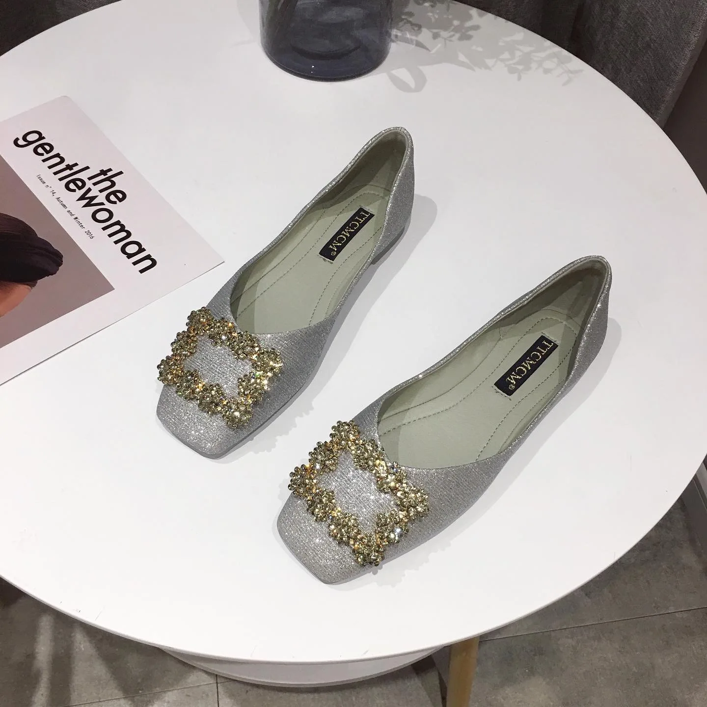 

Soft Casual Woman Shoe Female Footwear Modis All-Match Shallow Mouth Crystal Square Toe Summer Dress 2021 Retro Nurse Rhinestone