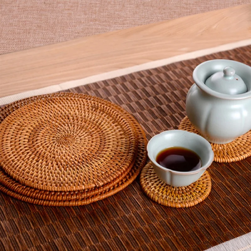 

1PC Round Natural Rattan Coasters Bowl Pad Handmade Insulation Placemats Table Padding Cup Mats Kitchen Decoration Accessories
