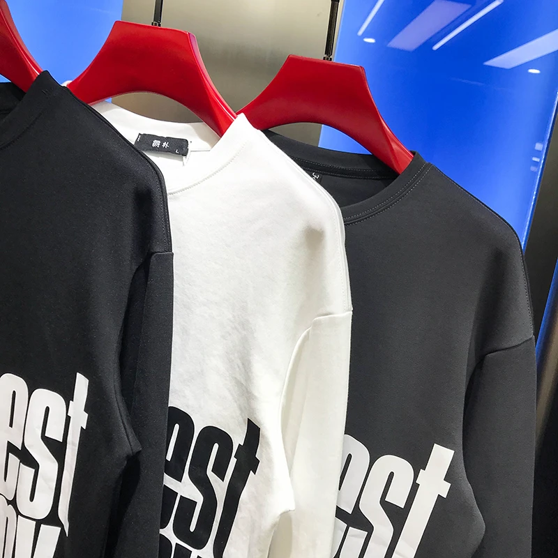

2020 young men autumn European new smiling face embroidered letter offset round neck youth fashion long sleeve sweater man