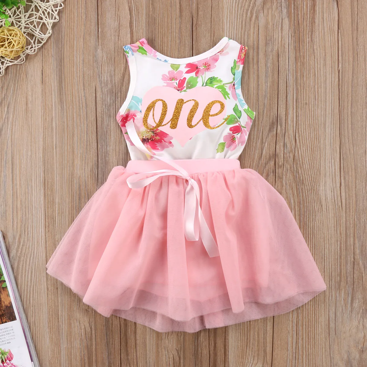 

Lovely Newborn Baby Girl Clothes ONE Letter Print Sleeveless Floral Romper Tulle Tutu Princess Belt Skirt Christmas Outfits Set