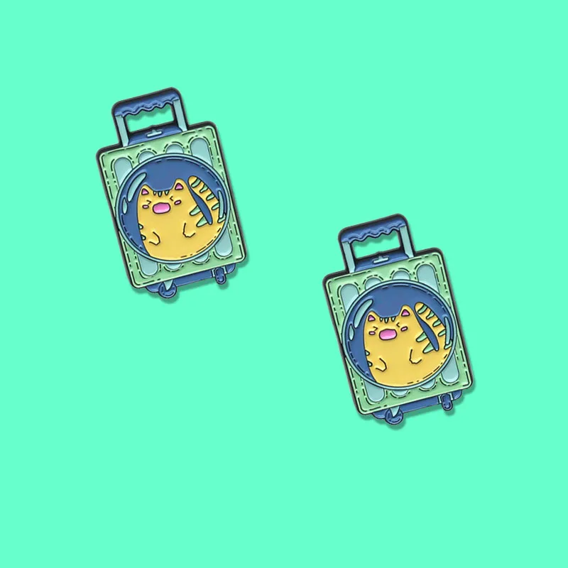 

Pet Suitcase Design Alloy Enamel Brooch Cartoon Cute Little Animal Cat Badge Men And Women Clothing Bag Pin Accessories Jewelry