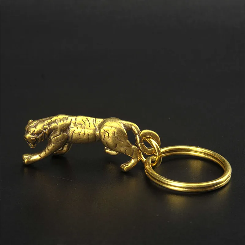 Брелок короля из чистой меди с тигром Подвески ручной работы латуни для