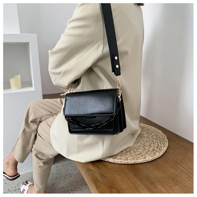 Летняя маленькая сумка новинка 2020 красная модная через плечо chao wang на цепочке