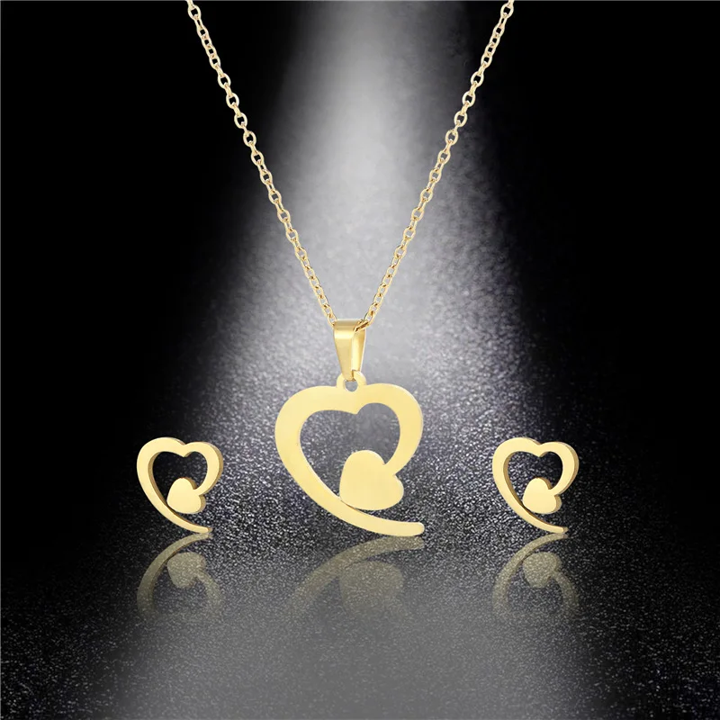 

Hollow Stainless Steel Lucky Love Heart Pendant Chain Necklace Woman Mother Girl Gift Wedding Jewelry