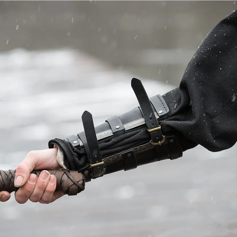 Для взрослых мужчин средневековый воин Larp рыцарь кожаный нарукавник с пряжкой
