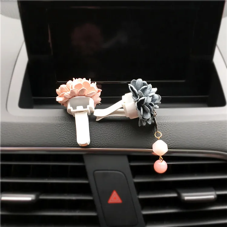 

Love Rose Flower Pendant Car Car Perfume Clip Air Conditioning Air Outlet Fragrance Clip Creative Flower Ornaments