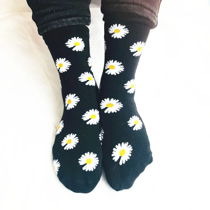 

New Kpop GD Pmo Daisy Flower The Same Women Men Warm Winter Socks Peace Embroidery Full Fashion Stockings