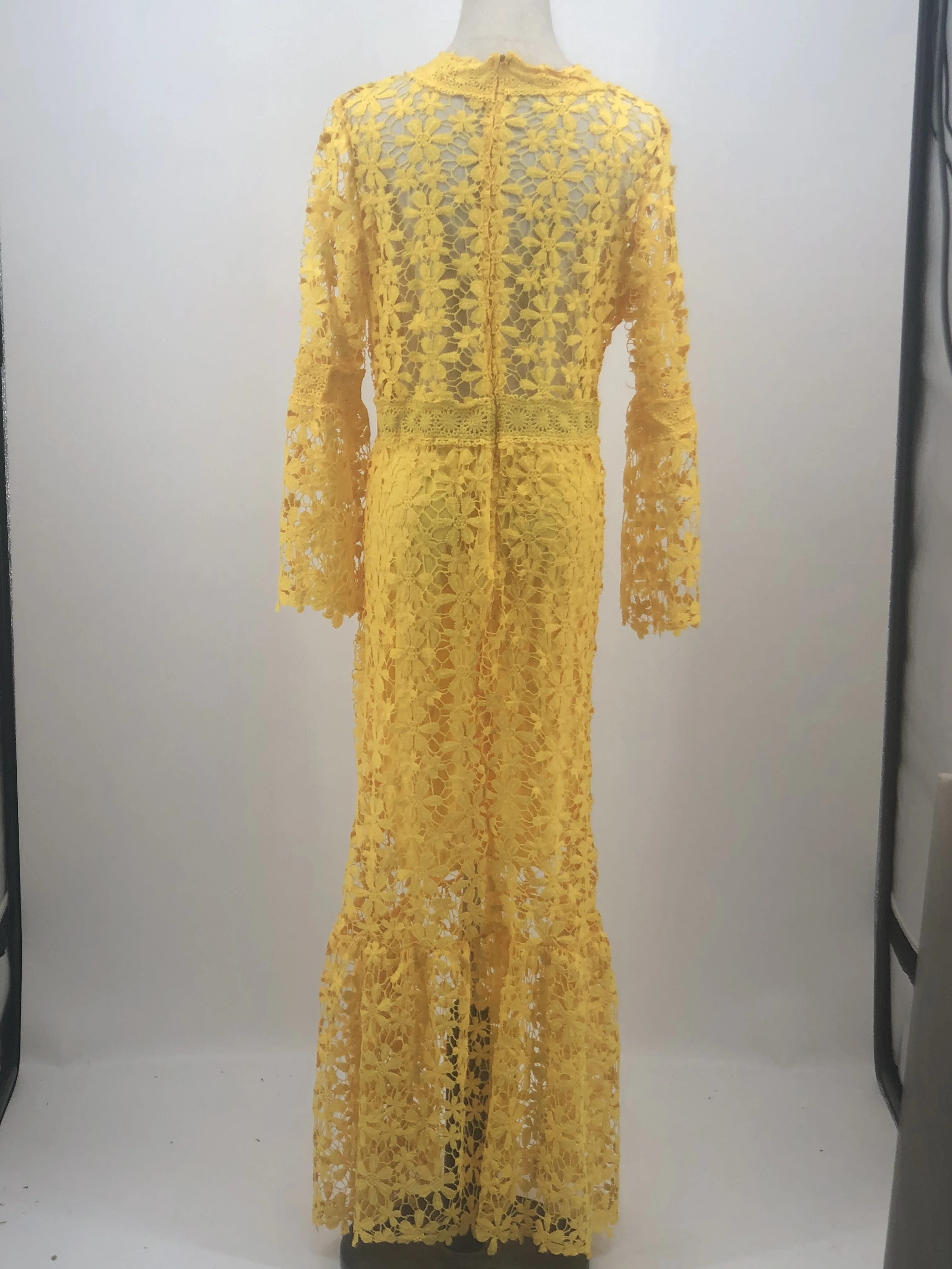 Платье женское кружевное с V-образным вырезом белое пикантное длинное вечернее