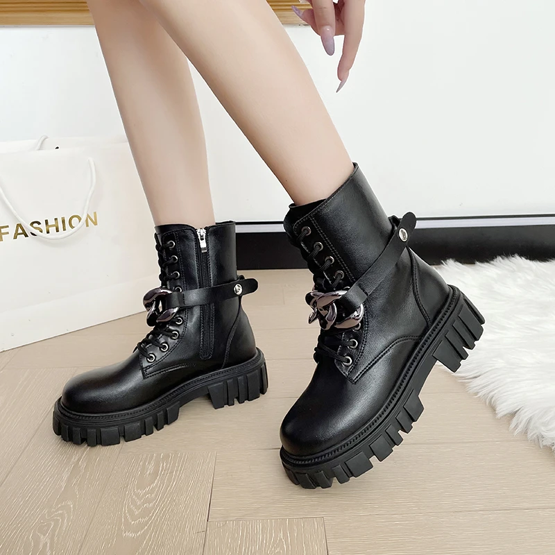 

2021 Winter New Ladies Fashion Metal Chain Lace Up Martin Boots Ankle Boots for Women's Women British Style Casual Short Boots