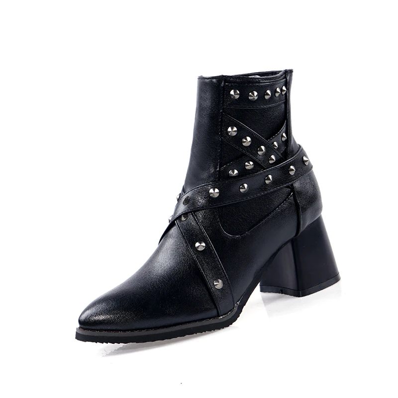 Женские ботинки с заклепками и молнией на платформе острым носком | Обувь