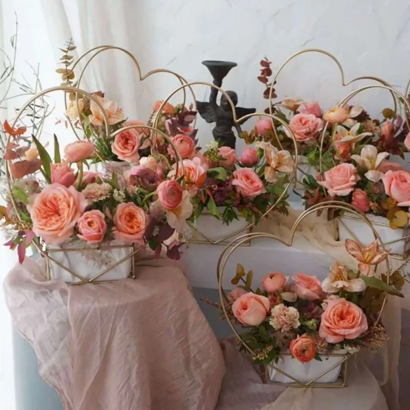 

The salvation of the bottom group, the new essential simple wire flower baskets of the Sea Monster Killer home are full of artis