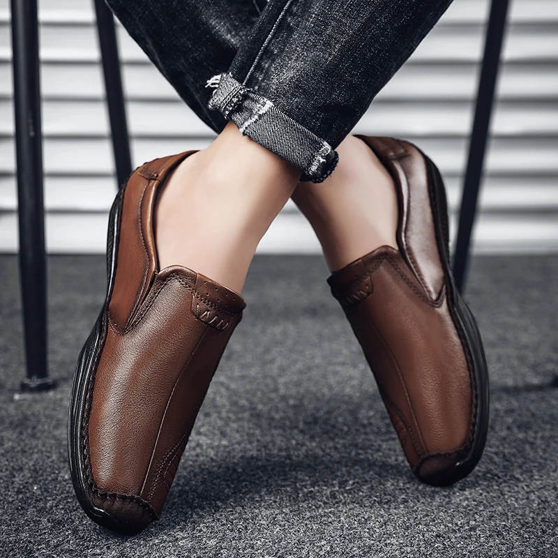 

Men Casual Shoes slip on High Quality genuine Leather Mens Loafers Breathable Outdoor Sneakers Soft Light autumn Men Shoes Flats