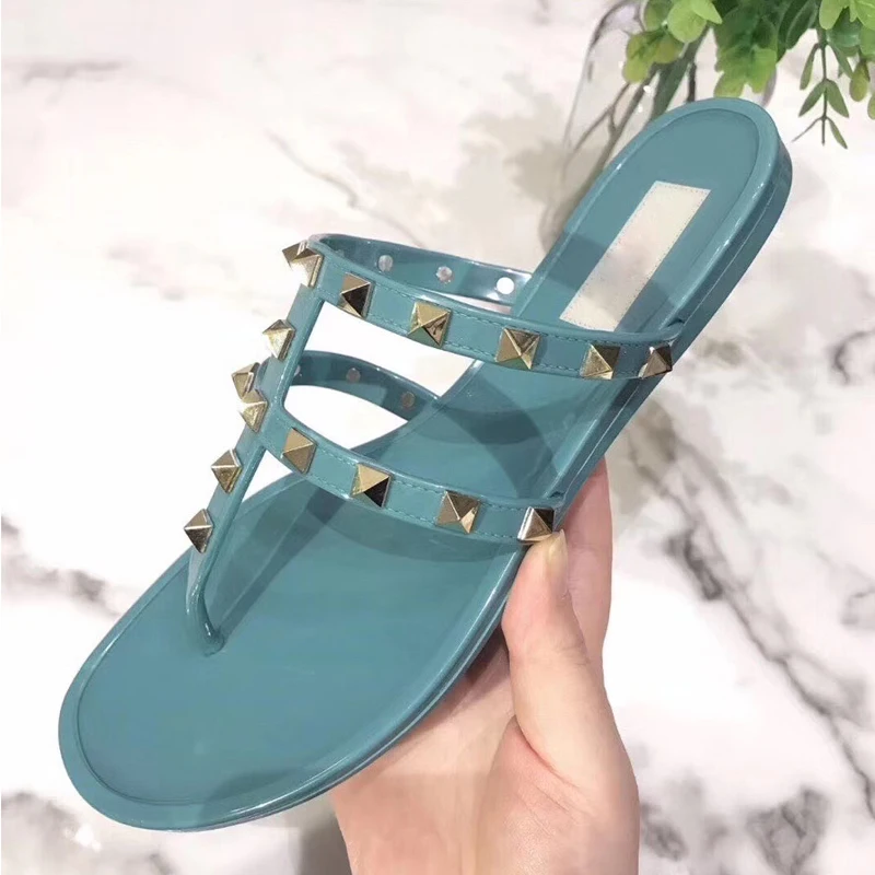 Шлепанцы женские с заклепками сандалии на плоской подошве наружная одежда Ins