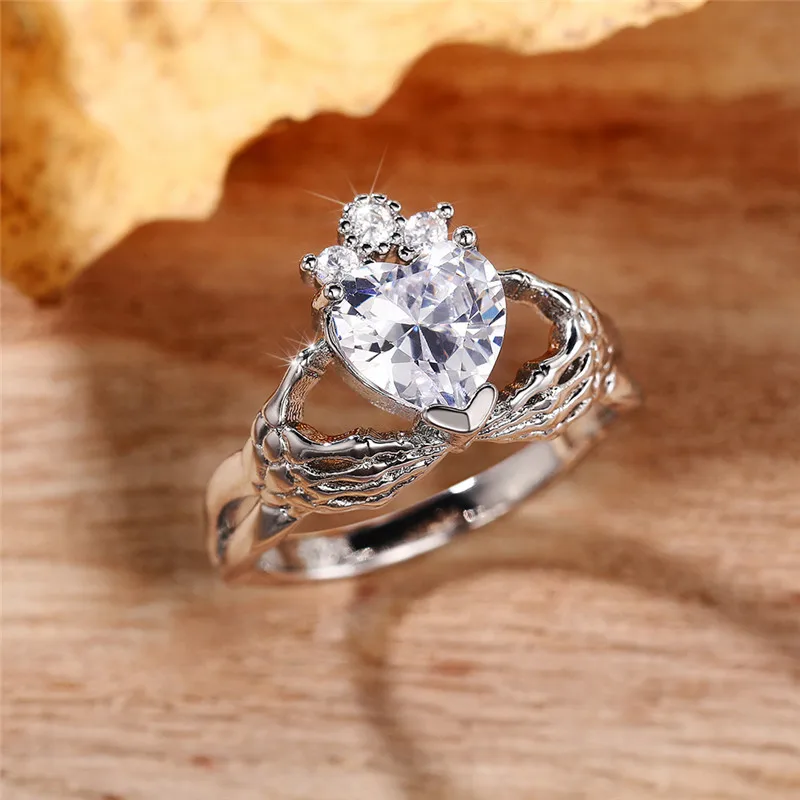 

Huitan Crystal Heart Cubic Zirconia Hands Love Rings for Women Stylish Proposal Engagement Jewelry Unique Design Female Rings