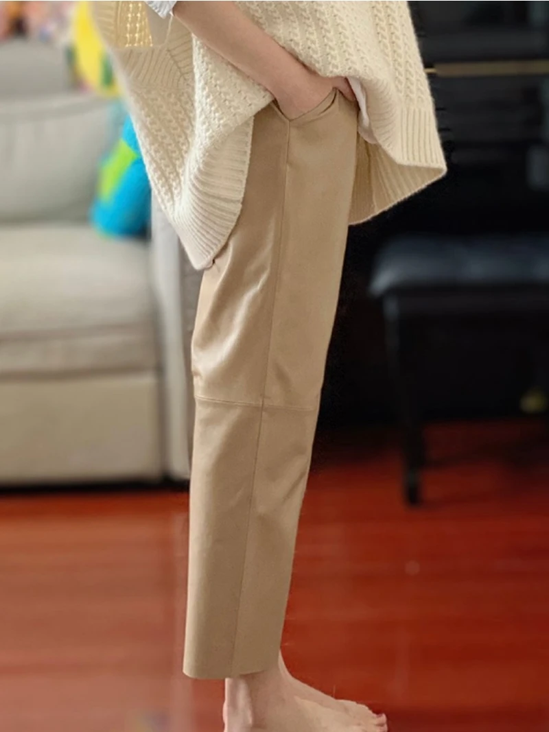 Рисунок 3 - Женские брюки из натуральной овечьей кожи