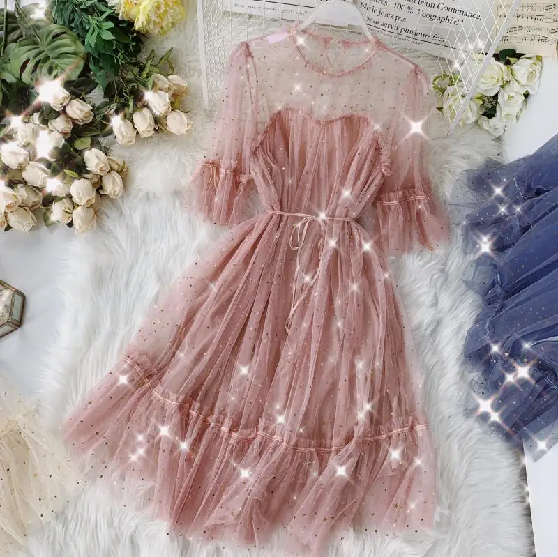 Женское ТРАПЕЦИЕВИДНОЕ ПЛАТЬЕ с круглым вырезом и расширяющимся книзу рукавом