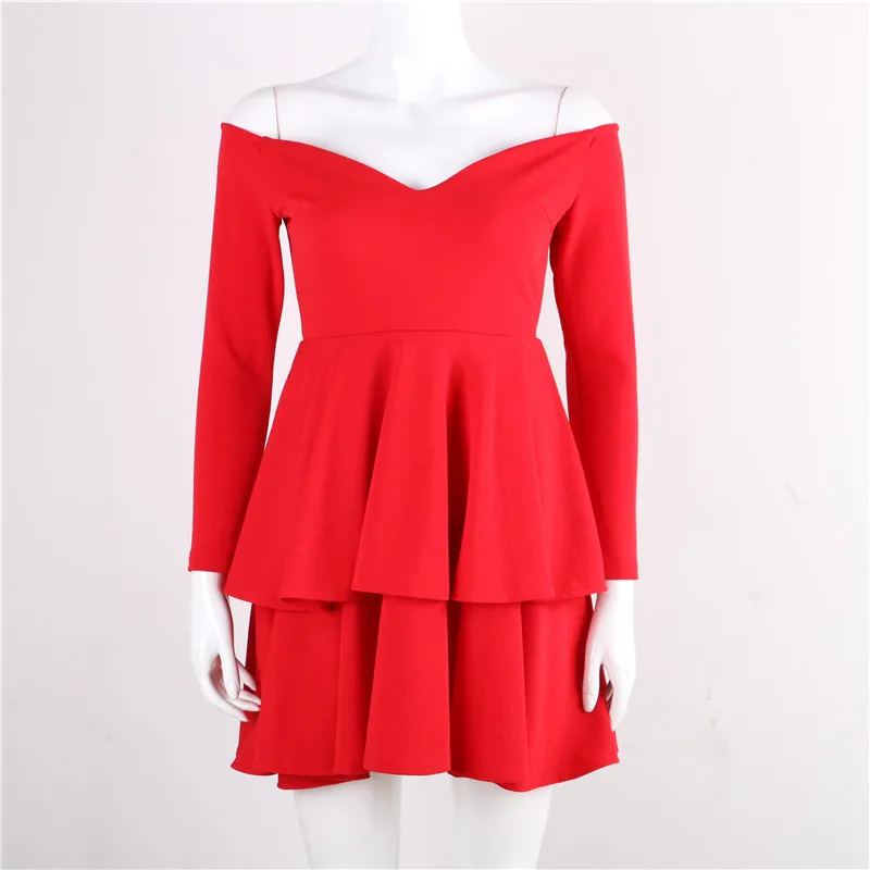 Зимнее элегантное сексуальное мини платье с оборками и открытыми плечами