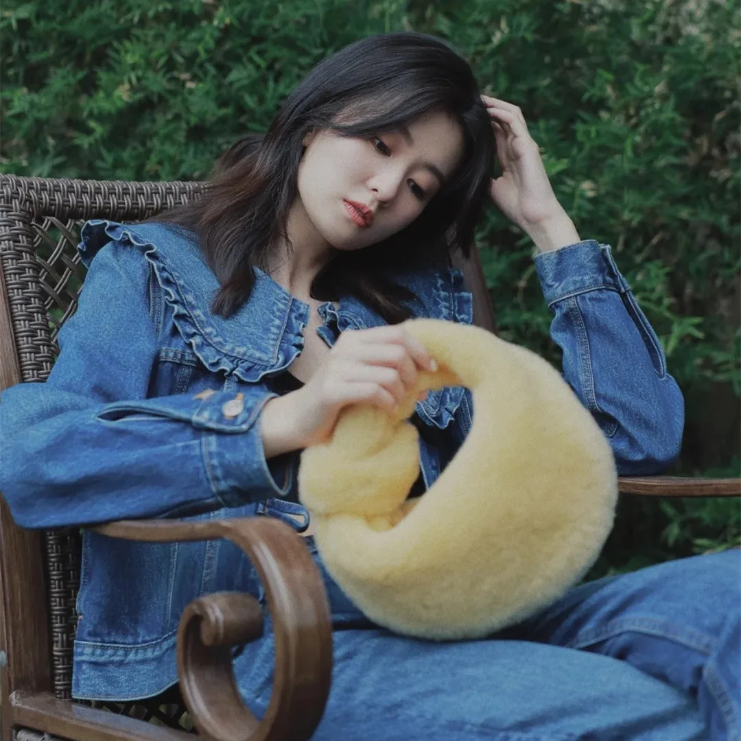 

Женская джинсовая куртка, новый стиль осени 2021, джинсовая куртка с лацканами и пуговицами из рога