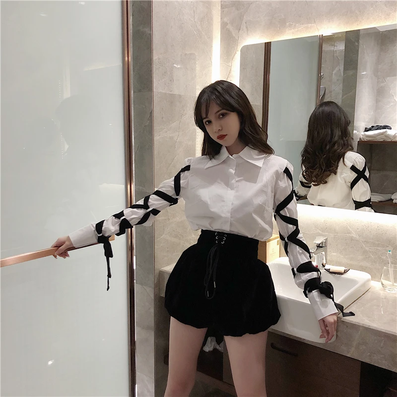 

Autumn Style Loose White High Street Hipster 2 Piece Set Women Fashion Brand Lace Up Tops Black Bloomers Shorts New Streetwear