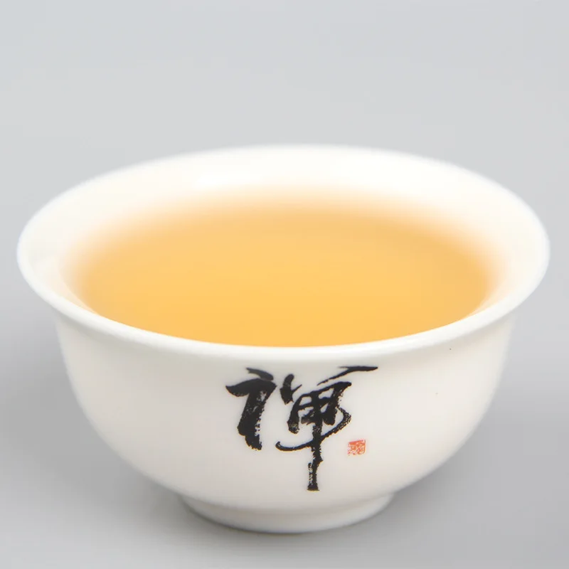 

Icelandic Ancient Tea Pu'er Tea, Raw Tea, Seven-seed Cake Tea, 357g Ancient Tree Spring Tea in Early Spring of 2017