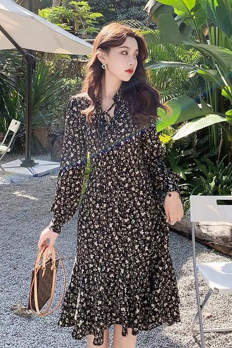 

High Quality 2021 Floral Print Chiffon Dress Female Long Sleeves Retro V-Neck Casual Loose Vintage Woman Vestido Feminino