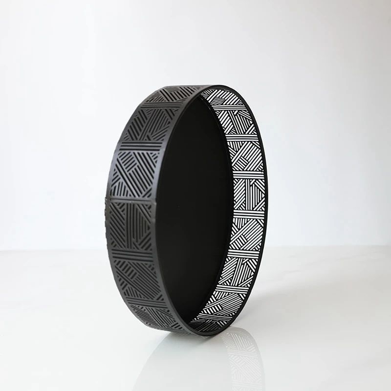 Металлический поднос под старину круглый железный для хранения в домашних