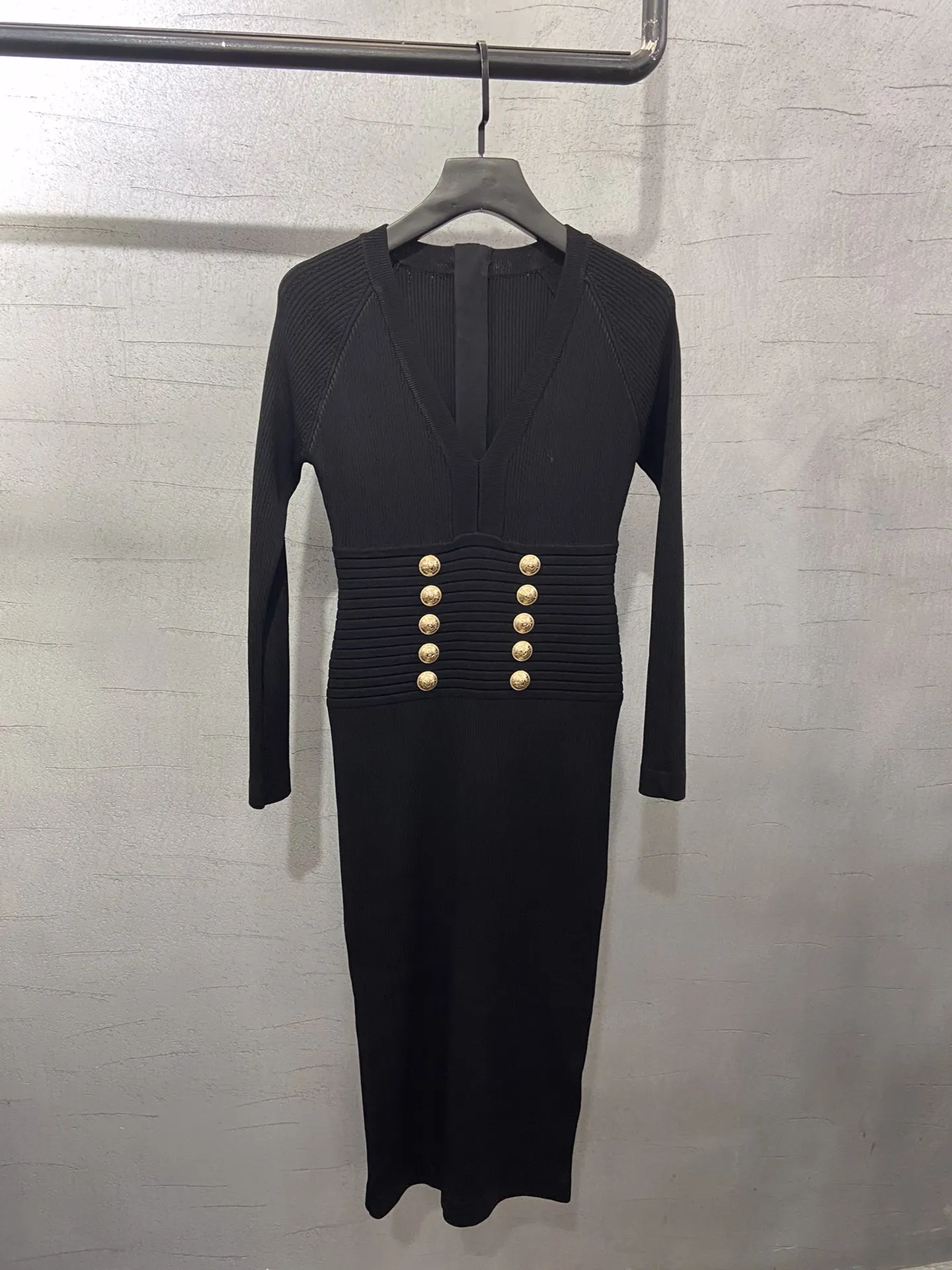 

High 2021 Spring Quality Women Back Zippers Luxury Long Sleeve Knitted Dresses For Ladies 2 Color Gdnz 1.12