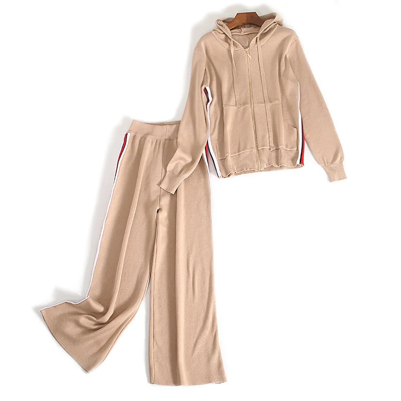 Женский трикотажный комплект с карманами на молнии капюшоном спортивный костюм