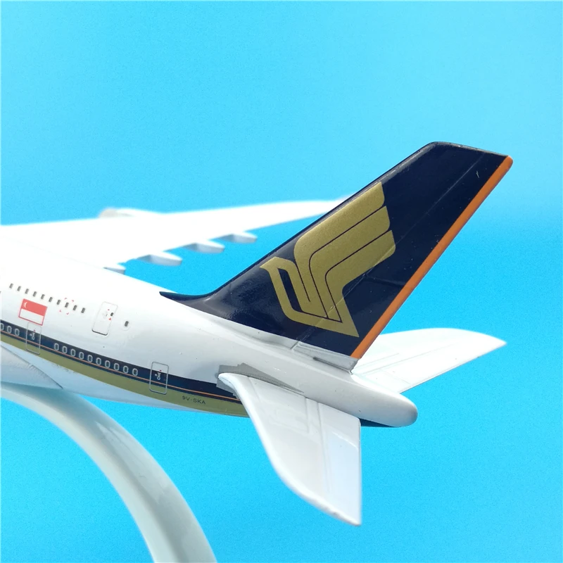 20cm Singapore Airlines A380 Static Solid Metal Aircraft Model International Aviation Free Flight Airplane Toys |