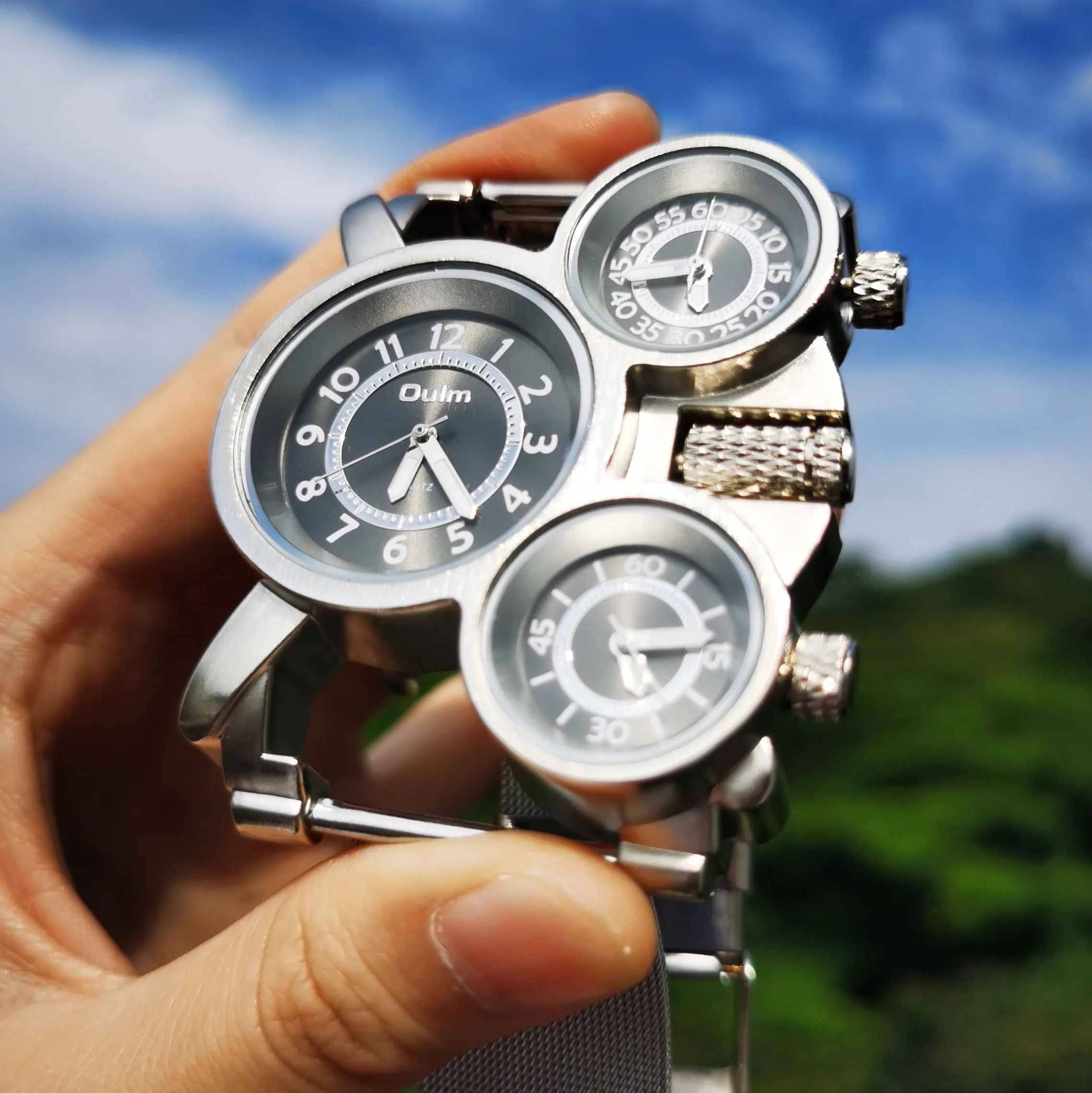 Часы OULM Мужские кварцевые военные наручные с сетчатым ремешком из нержавеющей