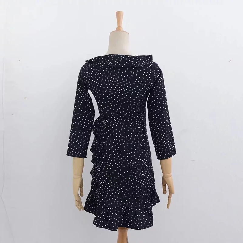 Летнее платье темно синего цвета с красной звездой вырезом длинным рукавом