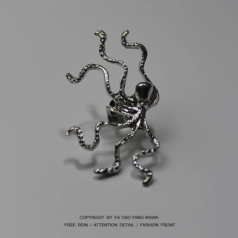 

Octopus ear clip