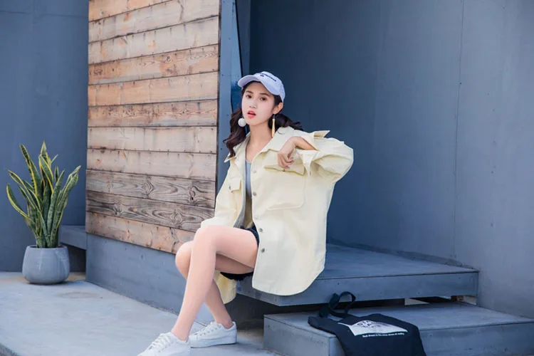 Джинсовая куртка женская негабаритная джинсовая куртка с длинным рукавом бежевая однобортная длинная куртка с карманом уличная Женская куртка