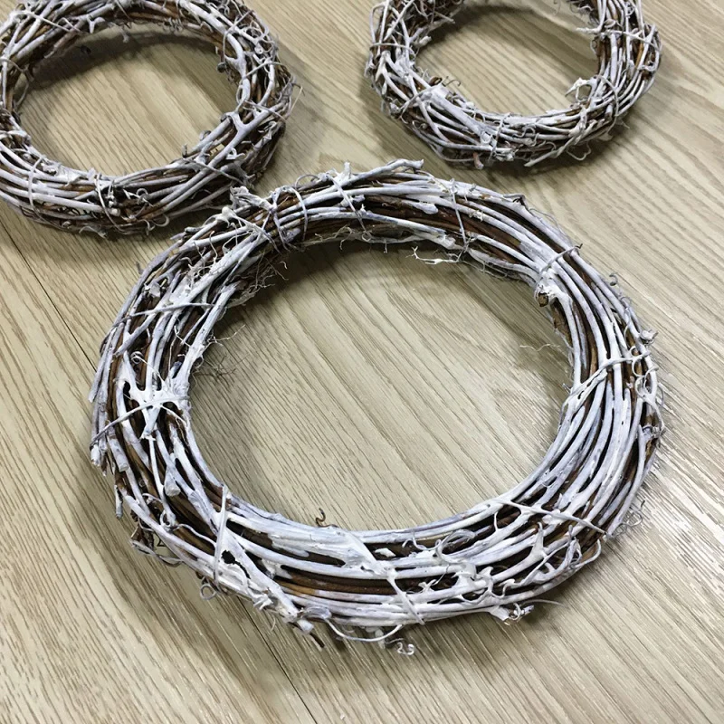 

1PC Dyed White Vine Circle Hand Woven Rattan Wreath For Christmas Party Festival Wall Hanging Ornaments