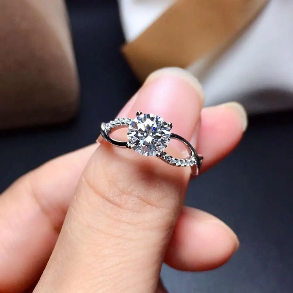 Женское кольцо из серебра 925 пробы с муассанитом|Кольца| |