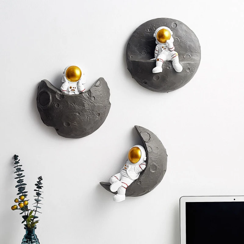 

Astronaut Wall Hanging Decoration Resin Wall Shelves Spaceman And Moon Sculpture Home Decor Aesthetic Living Room Decoration
