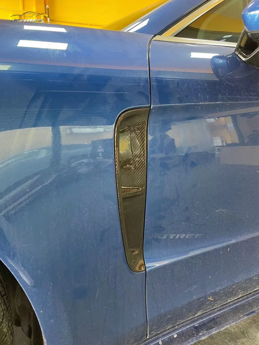 

For Porsche Panamera 971 carbon fiber Door Side Vent Air Flow Fender Outlet Cover Trim Wing Car Modification accessories