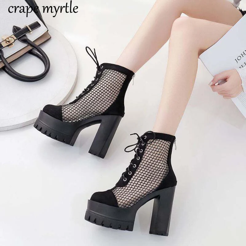 Женские высокие ботинки на шнуровке ботильоны высоком каблуке белые черные