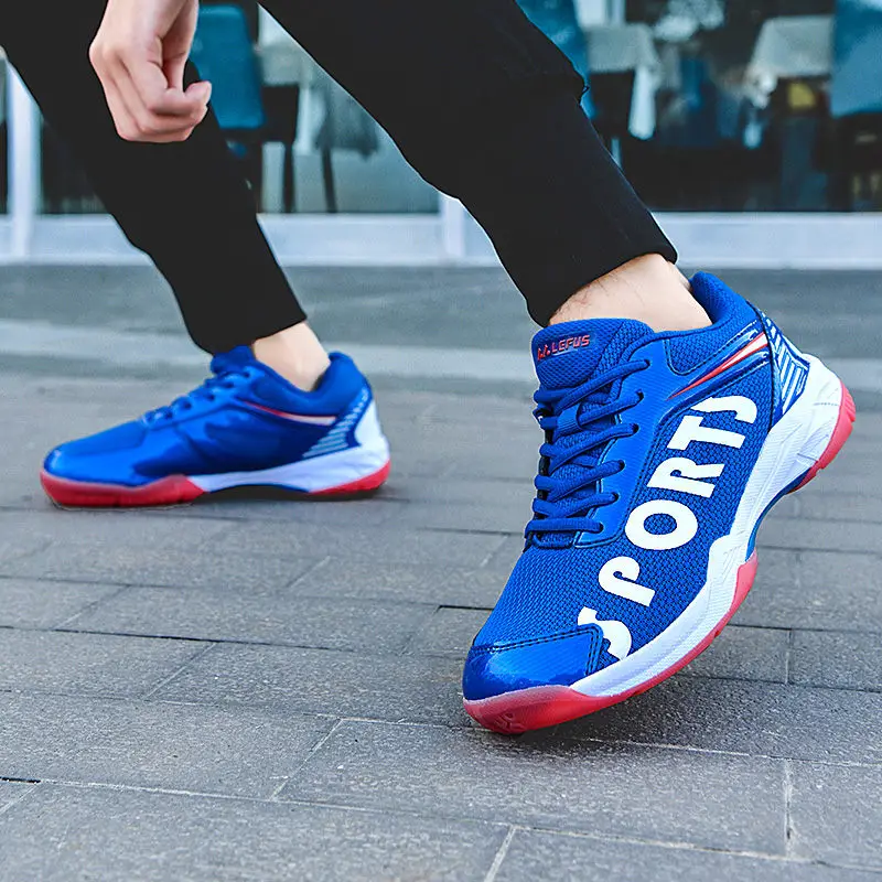 New Fashion Couples Training Badminton Shoes Lightweight Mesh Volleyball Sneakers Anti skid Breathable Quality Tennis Shoes Men