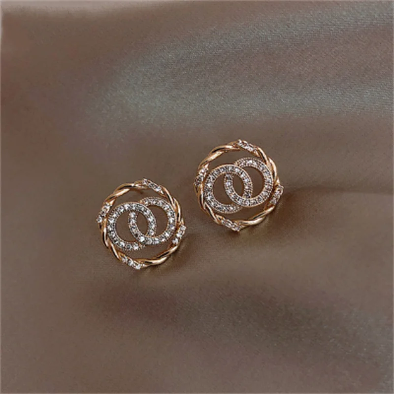 

new classic double ring stud earrings Korean fashion female jewelry sexy party accessories student Simple needle Earrings Whole