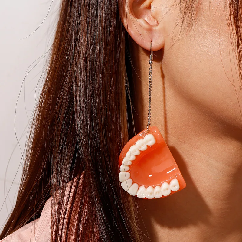

Cool Punk Funny Resin Tooth Drop Earrings for Women Girls Long Chains Dangle Earrings Fashion Female Halloween Party Jewelry