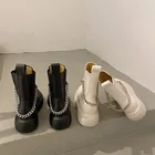 Женские ботинки челси на платформе, белые, черные ботинки на металлической цепочке, короткие меховые ботинки в стиле панк и готика, Осень-зима 2021