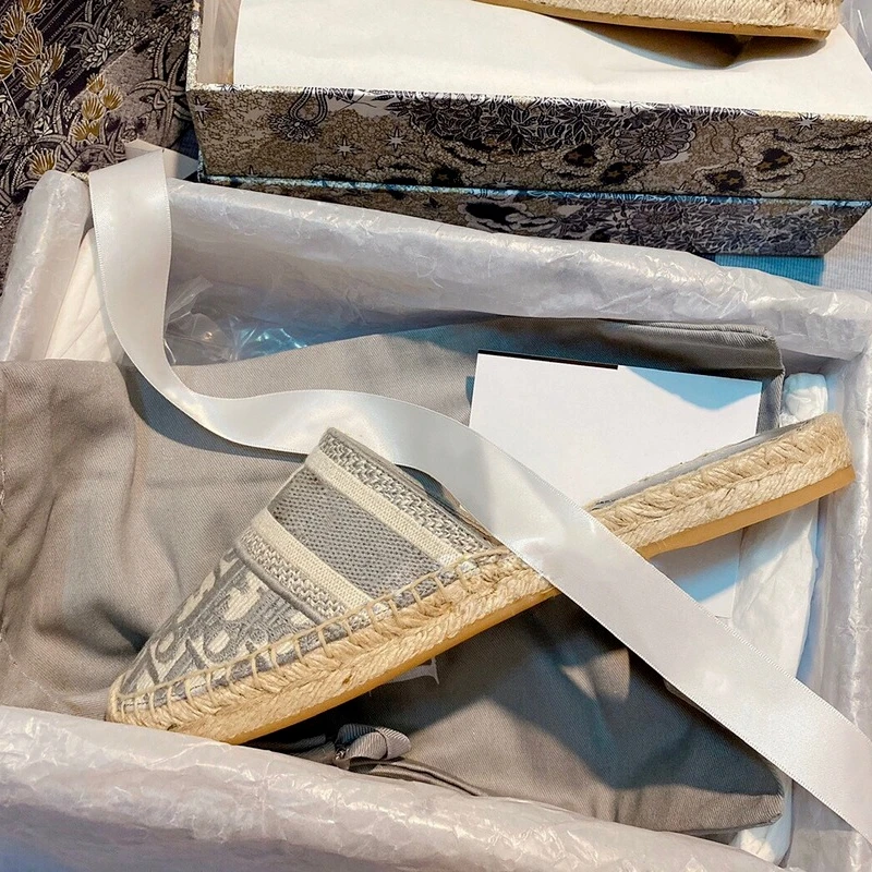 

Fashion Fisherman Shoes Embroidered Letters Canvas Flat Casual Shoes Joker Hand-woven Shoes Zapatos De Mujer Women Canvas Shoes