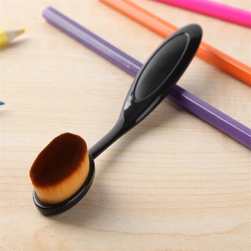 

Blending Brush for Easy and Smooth Application of Water-Based Craft Ink Brush Head: 2x3cm Brush Holder: 14.8cm