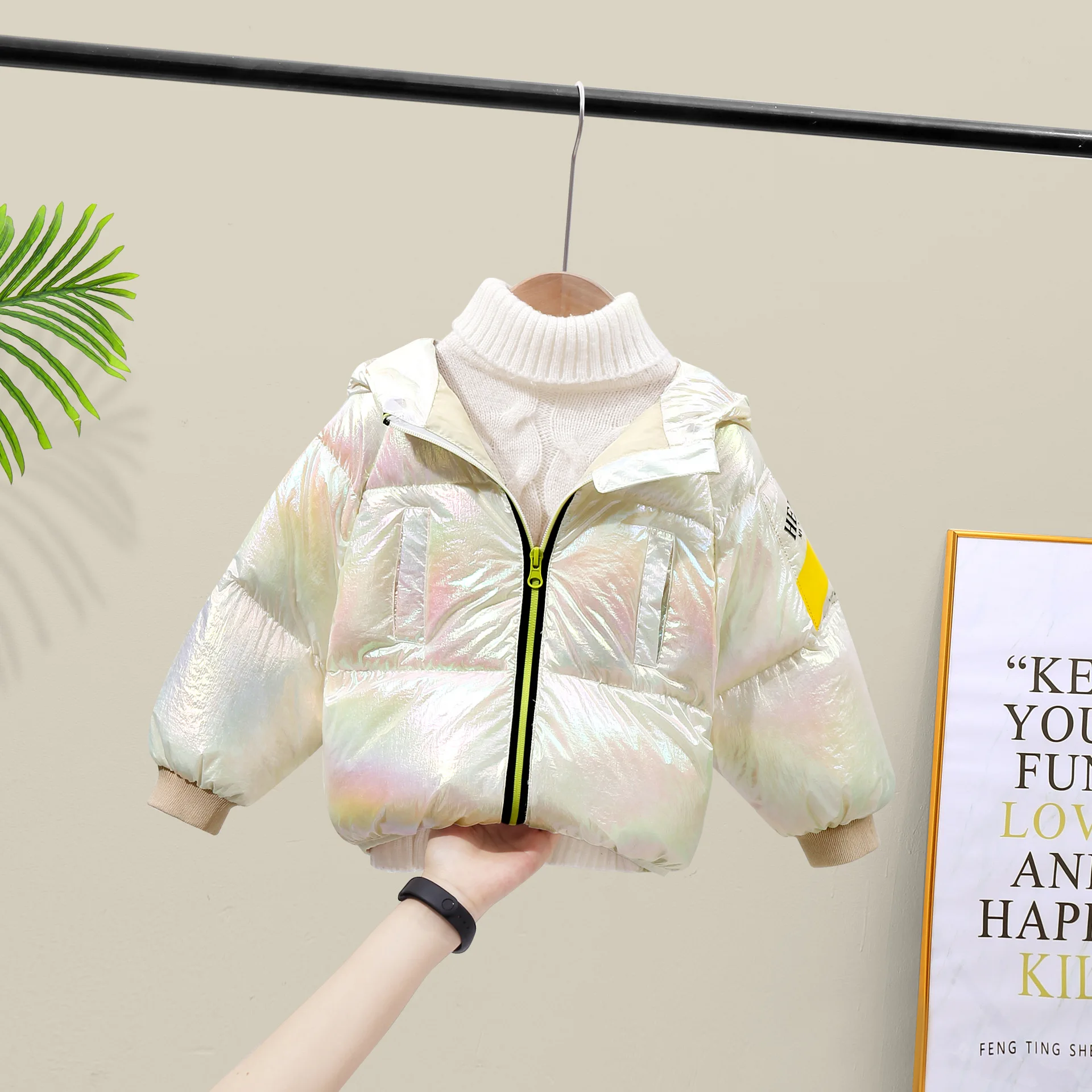 

2020 Winter New Children 's Colorful Thickened Boys and Girls Candy Color Children Baby Down Jacket Glossy Surface